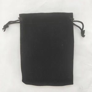 Bolsa de terciopelo verde con cordón, tela suave con cierre de cordón para embalaje general, origen Shenzhen, logotipo personalizado disponible - Product Image 4