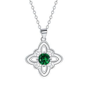 Collier noeud celtique en cristal d'émeraude coloré sur le thème irlandais en argent Offre Spéciale 2025 - Product Image 1