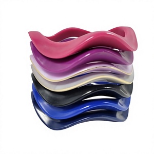 Ensemble de bracelets tendance en résine acrylique, design ondulé multicolore, bijoux unisexes, bracelets en résine élégants, accessoire de style moderne - Product Image 1