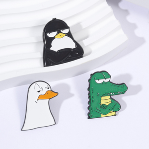 Pin de Esmalte con Expresiones de Animales Arrogantes e Impacientes, Divertido Broche de Gaviota con la Frente Fruncida y Brazos Cruzados, Broche de Cocodrilo, Insignia para Bolsa o Solapa, Joyería, Regalo - Product Image 2