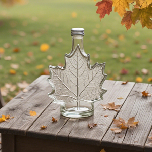 Vente en gros Échantillon gratuit de bouteilles de spiritueux en forme de feuille d'érable Bouteille en verre d'alcool 50ml 100ml 500ml directement fournie par le fabricant - Product Image 1