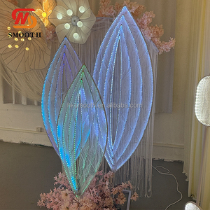 Décoration lumineuse en forme de grande feuille ajourée et lisse, avec effet œil d'ange, pour allée de mariage et toile de fond - Product Image 4