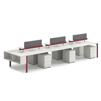 Bureau moderne ouvert et modulaire avec station de travail pour 4 ou 6 personnes, mobilier design, table de travail avec pieds en métal et cuir