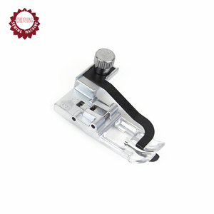 Pie guía central para máquina de coser doméstica <span class=keywords><strong>JANOME</strong></span> 795819108 - Product Image 1