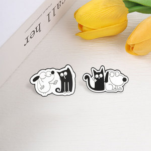 Cartoon <span class=keywords><strong>Comic</strong></span> Hund und Katze Emaille-Anstecknadel Lustige Niedliche Schwarz-Weiße <span class=keywords><strong>Comic</strong></span>-Hund-Katzen-Brosche Taschen-Revers-Abzeichen Schmuckgeschenk für Kinder <span class=keywords><strong>Freunde</strong></span> - Product Image 3