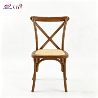 Chaise de bistrot ergonomique à dossier croisé en résine, prix de gros, mobilier moderne et écologique pour hôtels et restaurants en extérieur