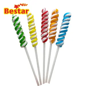 Dulces Groothandel Regenboog Kleur Swirl Lollipop Snoep Multicolor Twist Lollipop Zoetwaren Voor Kids