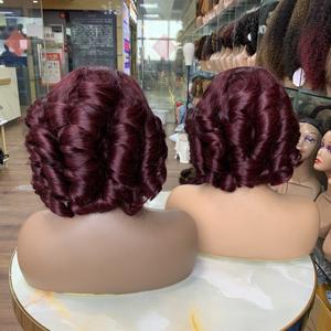 Disfruta del Romance: Rizos Voluminosos de 12 Pulgadas con Cierre de Encaje 4x4 para una Elegancia Atemporal - Product Image 1