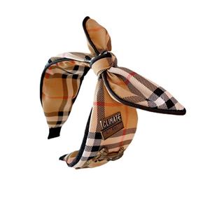 طوق رأس منسوج كلاسيكي بتصميم كوري, طوق رأس منسوج بتصميم كوري مصنوع يدويًا على شكل فيونكة من القماش المنسوج - Product Image 1