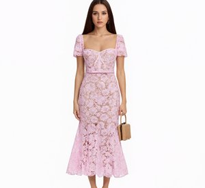 Nuovo Abito Estivo Rosa con Pizzo Traforato, Vestito Aderente a Maniche Corte per Donna, Elegante Gonna a Trombetta in Pizzo Floreale - Product Image 2