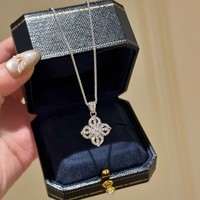 Nouveau Collier Ras du Cou Haut de Gamme en Cuivre Électroplaqué, Design Pointu Croix Vajra Chaîne Bambou, Vintage Élégant Luxe Léger, Design de Niche