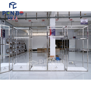 Estante de ropa plateado de acero inoxidable personalizado, estante de ropa de boutique, tienda al por mayor, estantes de exhibición de ropa de boutique - Product Image 3