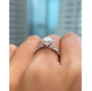 แหวนเพชรทรงกลม 2 กะรัต เพาะเลี้ยงในห้องปฏิบัติการ ตัวเรือนทองคำขาว 14K ดีไซน์หรูหรา สำหรับเป็นของขวัญแทนคำมั่นสัญญาสำหรับเจ้าสาว เหมาะสำหรับผู้หญิง - Product Image 4