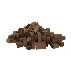 Cubes de chêne moyen grillé pour la maturation et les distillations de boissons fortes aromatisant cubes de bois pour infusion d'alcool