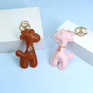 Porte-clés Girafe Amusant en Cuir PU, Breloque Décorative pour Sacs Fourre-tout - Product Image 3