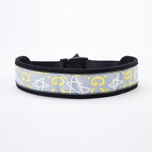 Cinta reflectante de cuero PU Diseñador de impresión con <span class=keywords><strong>collar</strong></span> de perro Accesorios de moda para mascotas Collares de cuero de lujo para perros y Mascotas - Product Image 4
