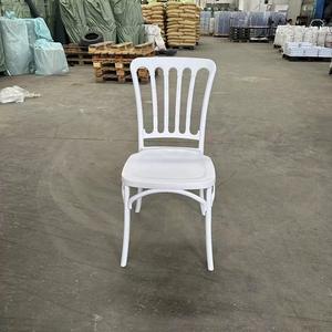 Silla Chiavari Blanca para Eventos, Silla <span class=keywords><strong>Tiffany</strong></span> de Resina Blanca para Exteriores, Tipos de Muebles para Hoteles, Silla de Boda al por Mayor con Cojines - Product Image 1