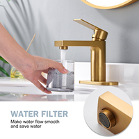 Robinet de salle de bain de conception italienne robinet en acier inoxydable de bassin plaqué par brosse d'eau chaude et froide pour hôtel avec des robinets d'eau à bas prix