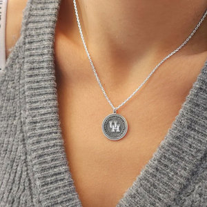 Collar con Colgante de Graduación Personalizado con Grabado Geométrico, Chapado en Oro de 14K/18K, Cadena de Eslabones de Latón, Regalo de Joyería Universitaria Unisex - Product Image 3