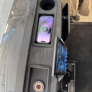 Chariot de golf électrique <span class=keywords><strong>le</strong></span> <span class=keywords><strong>moins</strong></span> <span class=keywords><strong>cher</strong></span> 4 places 72V au lithium chariots de golf électriques personnalisés avec pneus tout-terrain supportant la charge sans fil - Product Image 6