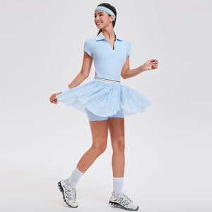 Vestido deportivo de nuevo diseño al por mayor, camisa con cuello en V, falda de tenis deportiva de malla transpirable ajustada con pantalones cortos, falda de Golf con bolsillo para mujer - Product Image 1