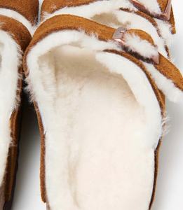 Chaussons en fourrure pour femmes de haute qualité, au design luxueux, en laine, offrant chaleur et confort pour un style décontracté. - Product Image 2