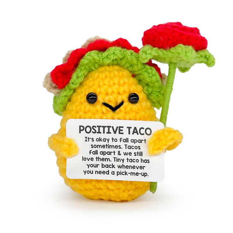 Taco tient une rose