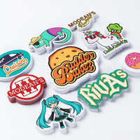 Autocollants en PVC mat découpés à la forme, résistants aux UV, imprimés en gros avec logo personnalisé, papier vinyle imperméable, autocollants de dessin animé pour enfants