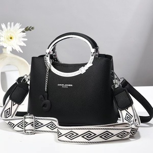 Nuova Borsa a Tracolla da Donna del Produttore, Versatile per l'Autunno È un abbigliamento elegante e alla moda per mamma e figlia del 2025 con un tocco speciale. - Product Image 6