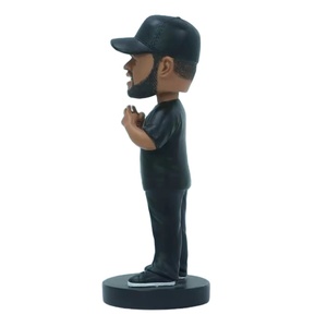 Nouveautés Usine Personnalisé 2023 Porte-clés En Plastique Résine Acrylique Métal Porte-clés Célèbre <span class=keywords><strong>Rappeur</strong></span> Américain Figure Promotion Activités Gua - Product Image 4