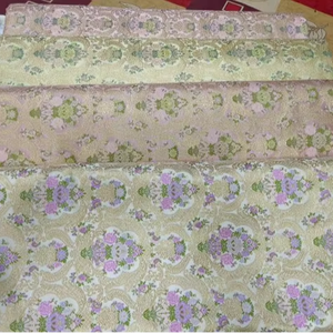 Tissu de brocart multicolore en soie Kimkhab - Product Image 1