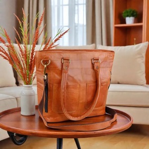 Best Quality Elegant Ladies Leather <b>Shoulder</b> Purse With Adjustable <b>Strap</b> And Secure Closure Available For Sale - Product Image 3