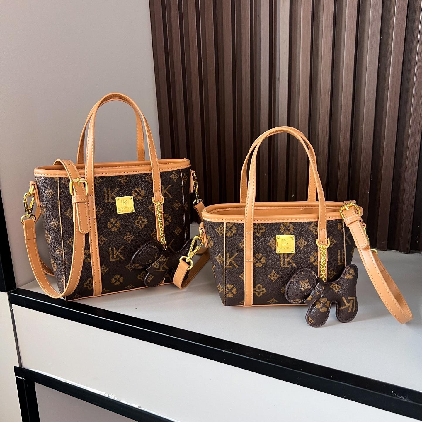 สีน้ำตาล