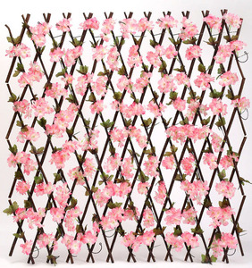 Pannelli in Legno a Griglia con Fiori di Ciliegio Artificiali, Recinzione Espandibile per Privacy, Vendita all'Ingrosso - Product Image 3
