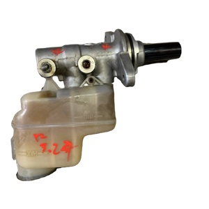 מכלול צילינדר ראשי בלם 47201-0R050 47201-0R051 47201-0R052 עבור טויוטה RAV4 - Product Image 1