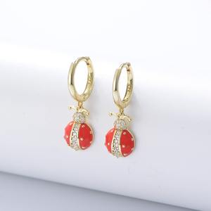 أقراط نابست النسائية من الفضة الإسترلينية عيار 925 مع الزركون على شكل الدعسوقة المعجزة مطلية بالذهب ومقاومة للماء - Product Image 1