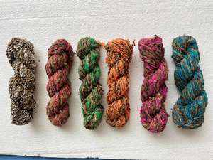 Fil de soie brute sur mesure avec des couleurs uniques mélangées à la main, écologique et antibactérien pour les designers et les tisseurs à la main - Product Image 4