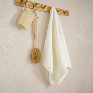 Serviette de bain blanche unie 100% coton, douce pour la peau, rectangulaire, pour usage domestique - Product Image 1