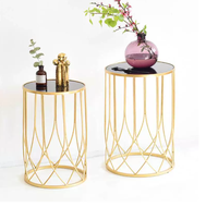 Table basse de luxe en fer finition dorée, ensemble de meubles durables et écologiques pour salon