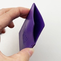 Porte-cartes simple en cuir PU violet avec logo personnalisé, étui pour cartes à une fente, étui pour cartes de visite