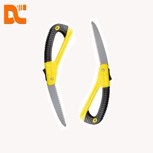 Scie à élaguer pliable portable avec poignée en D, dents triplement affûtées, légère, pour les branches d'arbres et les projets de menuiserie - Product Image 3