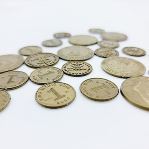 Pièce de monnaie en plastique G1331, substitut de pièce métallique, 105 millions de cents, accessoire de magie KingMagic - Product Image 1
