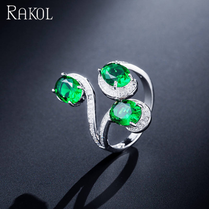 สีเขียว