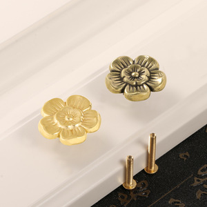 Kenop Pintu Kuningan Motif Bunga Klasik, Gagang Kabinet Bunga Kecil Segar, dan Pengait Dinding - Product Image 1