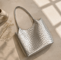 Sac fourre-tout mini tissé argenté pour femme, nouvelle collection été 2026, style niche haut de gamme, sac à bandoulière japonais-coréen pour trajets quotidiens