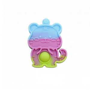 Juguete Antiestrés Personalizado con Diseño de Animales de Dibujos Animados, Llavero de Silicona, Juguetes de Burbujas para Presionar - Product Image 6