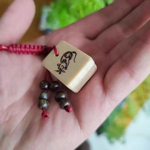 จี้ไม้มะจองลายมะจองแบบดั้งเดิมของจีน – ของขวัญและของที่ระลึก - Product Image 2