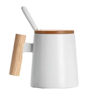 Manico in legno tazza di ceramica creativa coppia modelli semplici tazza di acqua coppia tazza di caffè tazza con coperchio cucchiaio