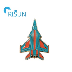 Alfileres de solapa esmaltados de alta calidad insignia ropa mochila broche tanque portador avión caza Jet insignia dibujos animados submarino Pin insignia - Product Image 2