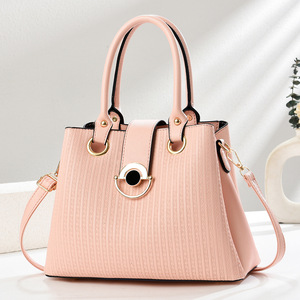 กระเป๋าถือผู้หญิงสำหรับเดินทางรุ่นใหม่ล่าสุดสำหรับฤดูร้อน ดีไซน์เรียบง่ายแต่ดูมีสไตล์ ทำจากหนัง PU นุ่ม กระเป๋าสะพายไหล่แฟชั่นทันสมัย - Product Image 2